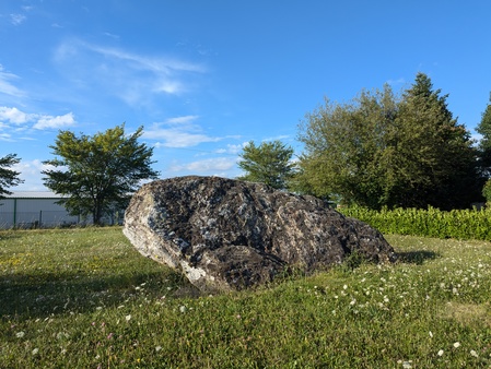 Dolmen dit Palet de Notre-Dame Dolmen dit Palet de Notre-Dame